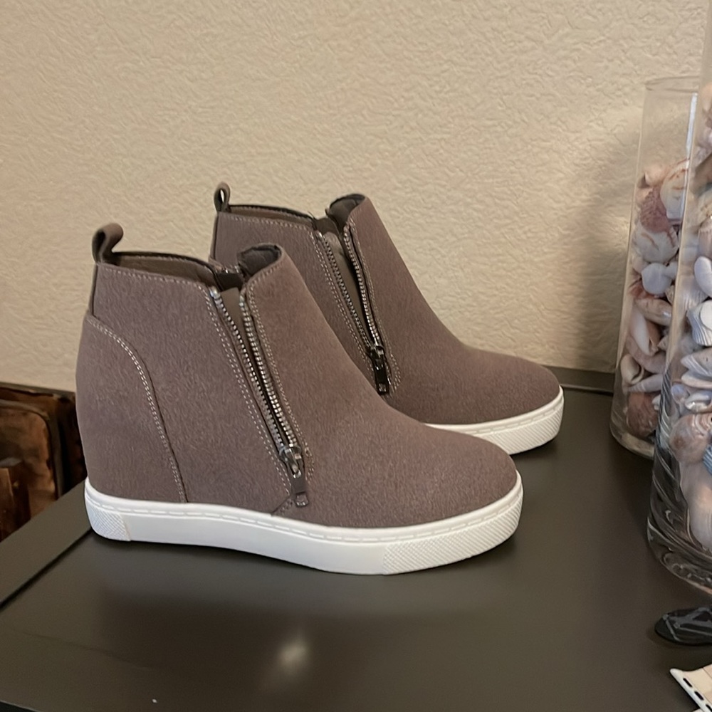 Wedge booties - Picture 2 of 3